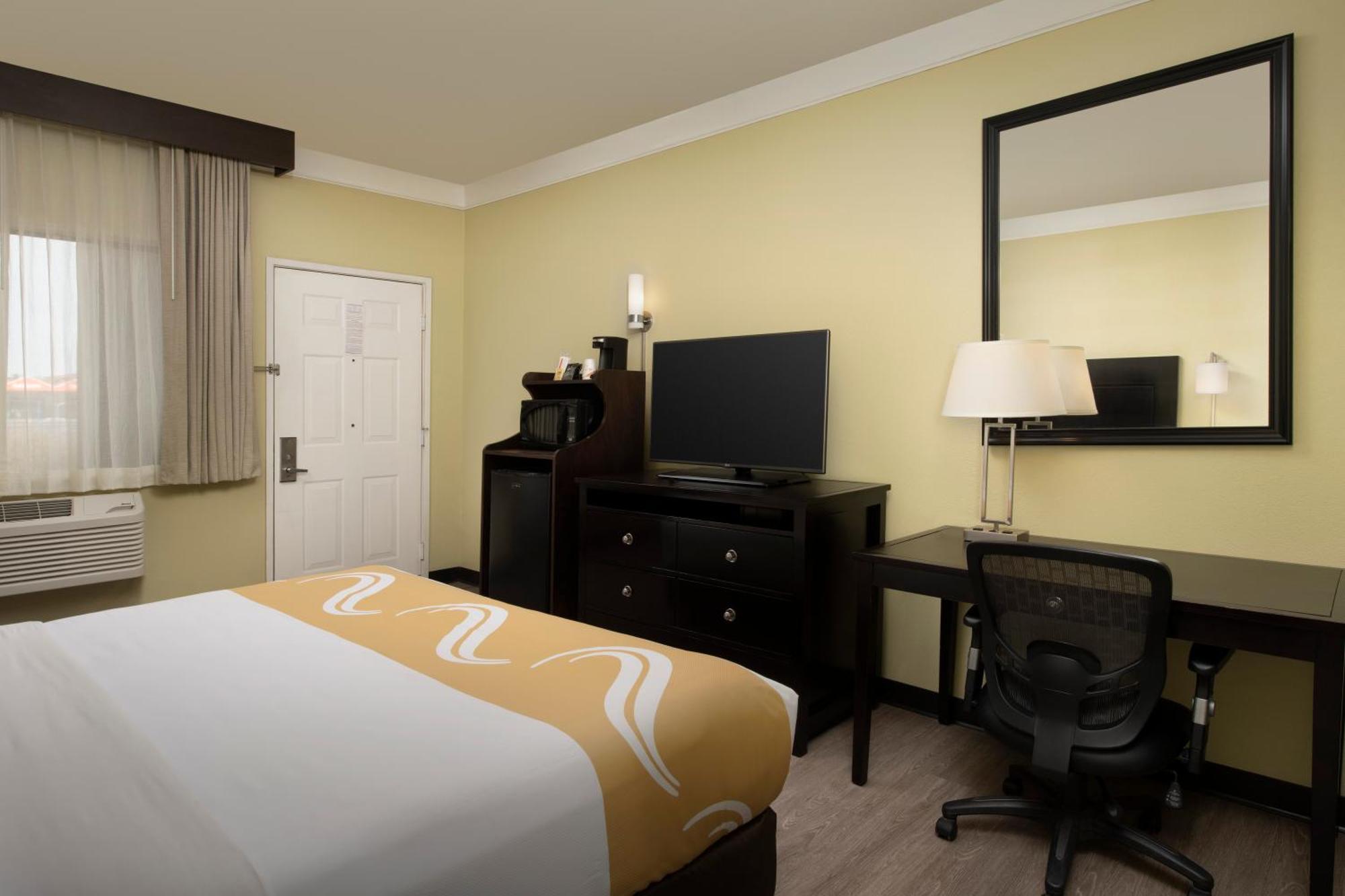 Quality Inn & Suites Gallup I-40 Exit 20 Kültér fotó