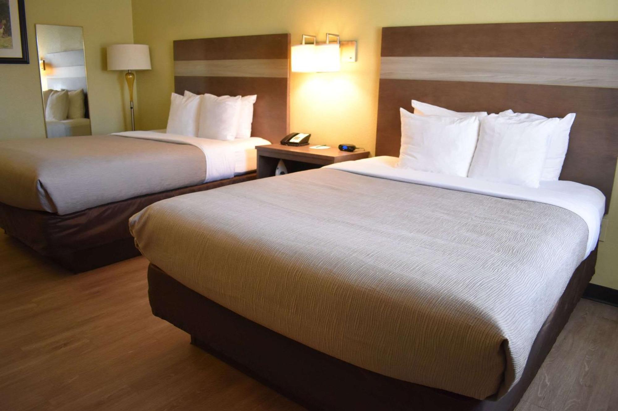 Quality Inn & Suites Gallup I-40 Exit 20 Kültér fotó