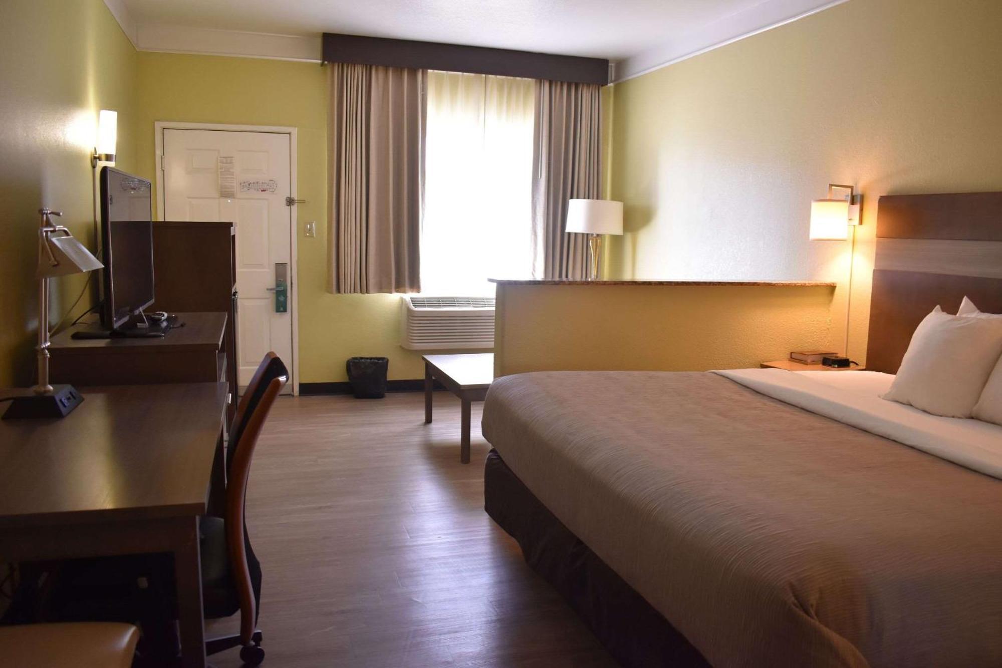 Quality Inn & Suites Gallup I-40 Exit 20 Kültér fotó