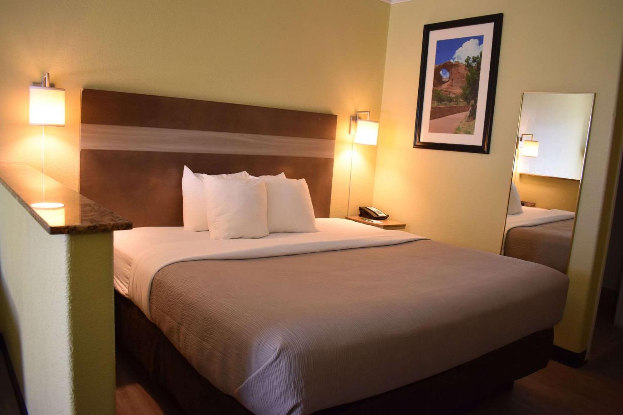 Quality Inn & Suites Gallup I-40 Exit 20 Kültér fotó