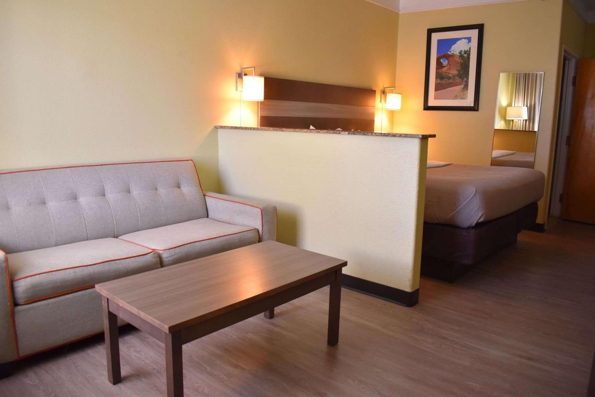 Quality Inn & Suites Gallup I-40 Exit 20 Kültér fotó