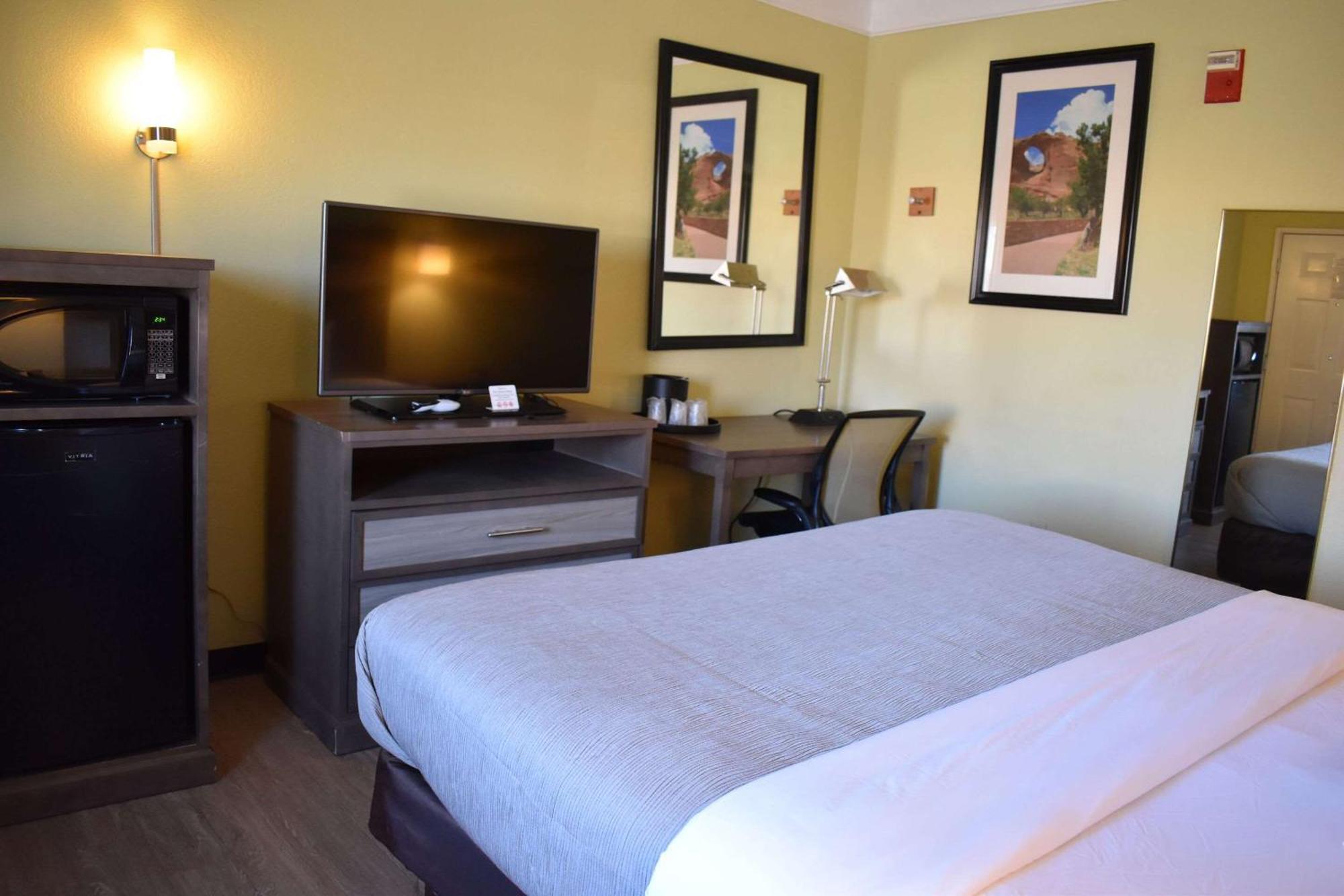 Quality Inn & Suites Gallup I-40 Exit 20 Kültér fotó