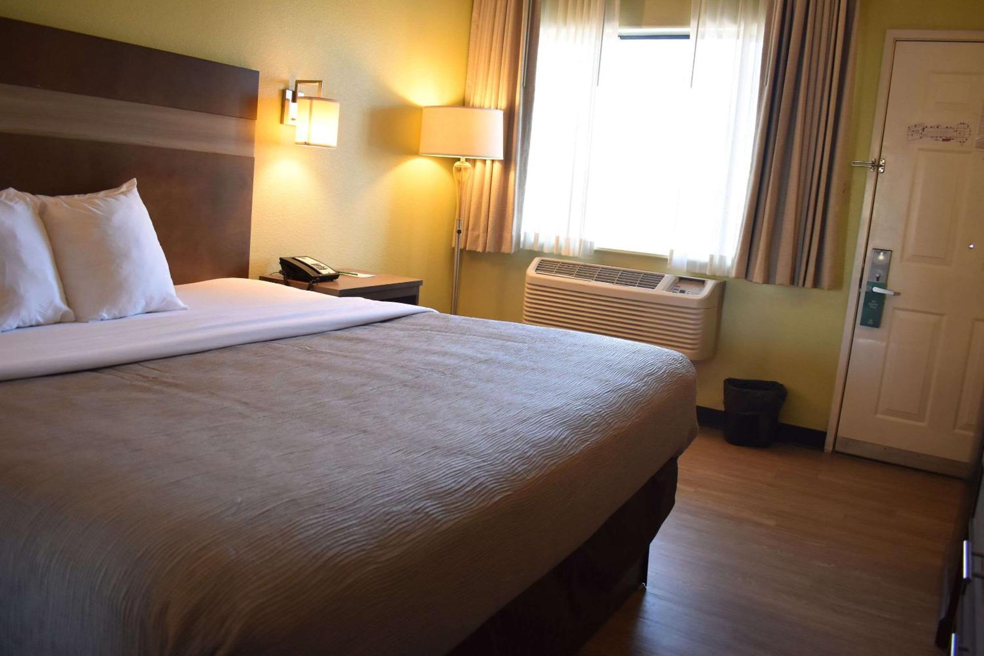 Quality Inn & Suites Gallup I-40 Exit 20 Kültér fotó