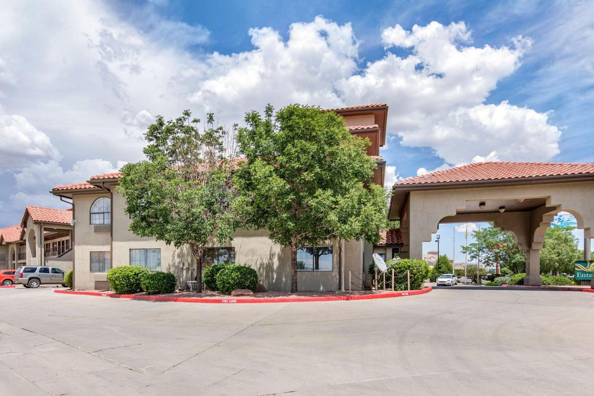 Quality Inn & Suites Gallup I-40 Exit 20 Kültér fotó