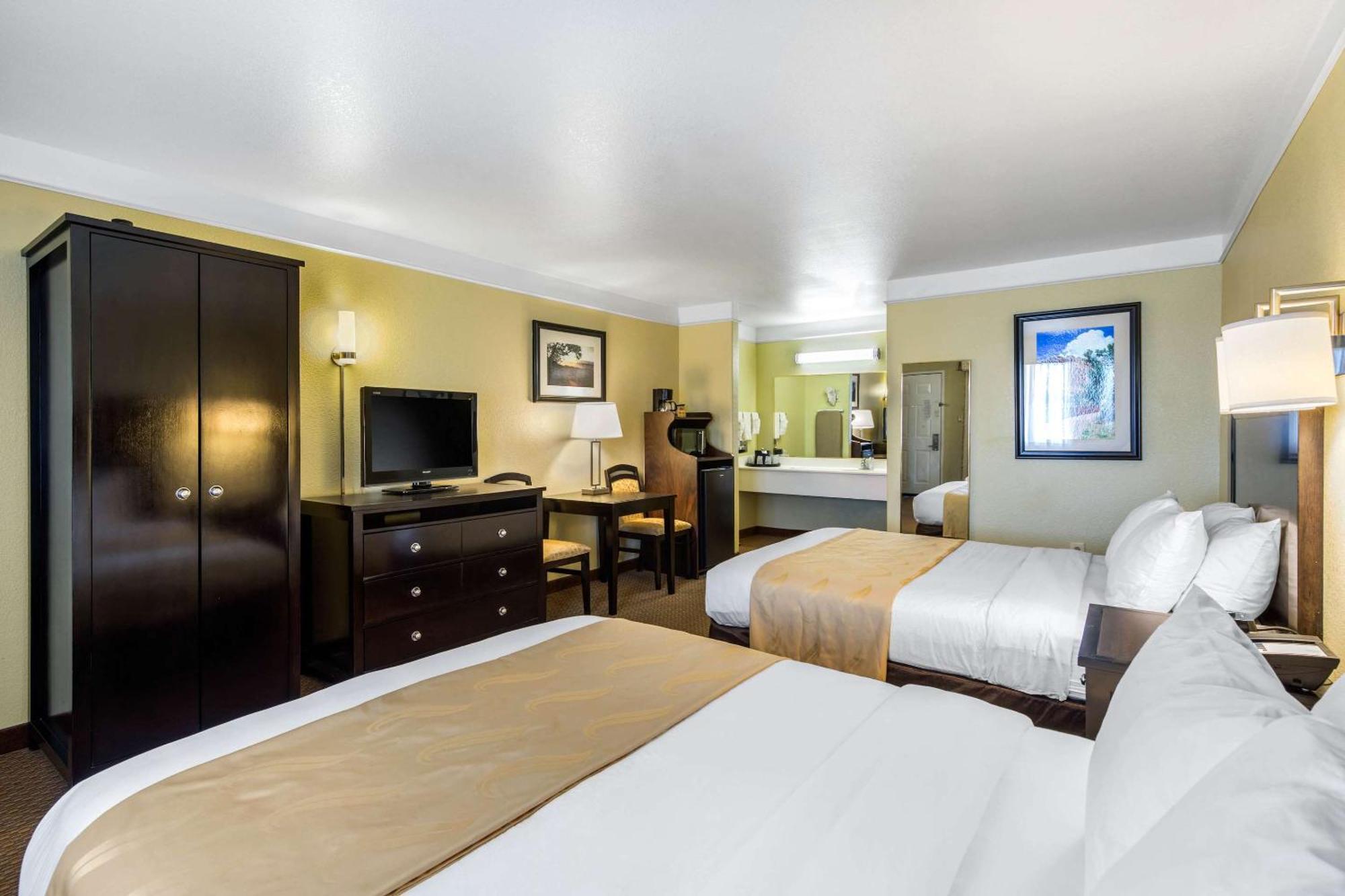 Quality Inn & Suites Gallup I-40 Exit 20 Kültér fotó
