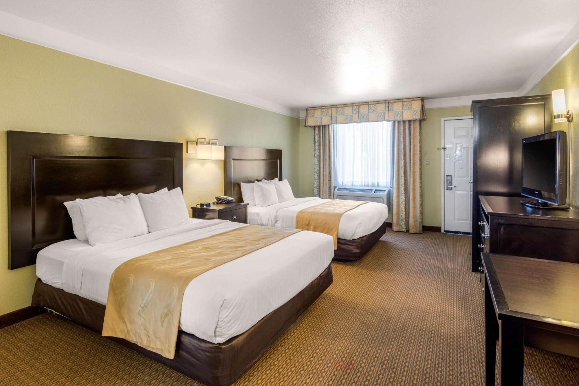Quality Inn & Suites Gallup I-40 Exit 20 Kültér fotó
