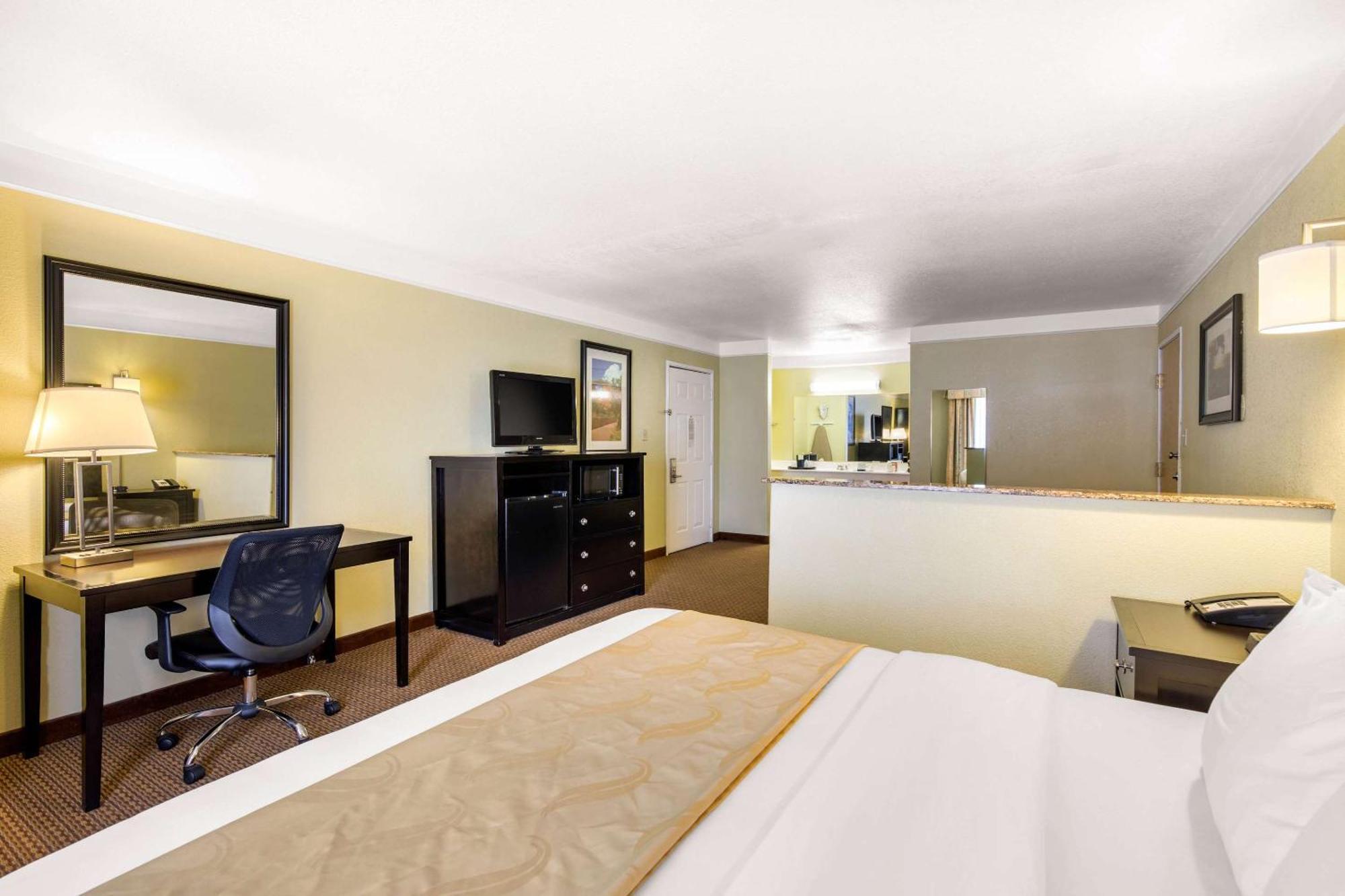 Quality Inn & Suites Gallup I-40 Exit 20 Kültér fotó