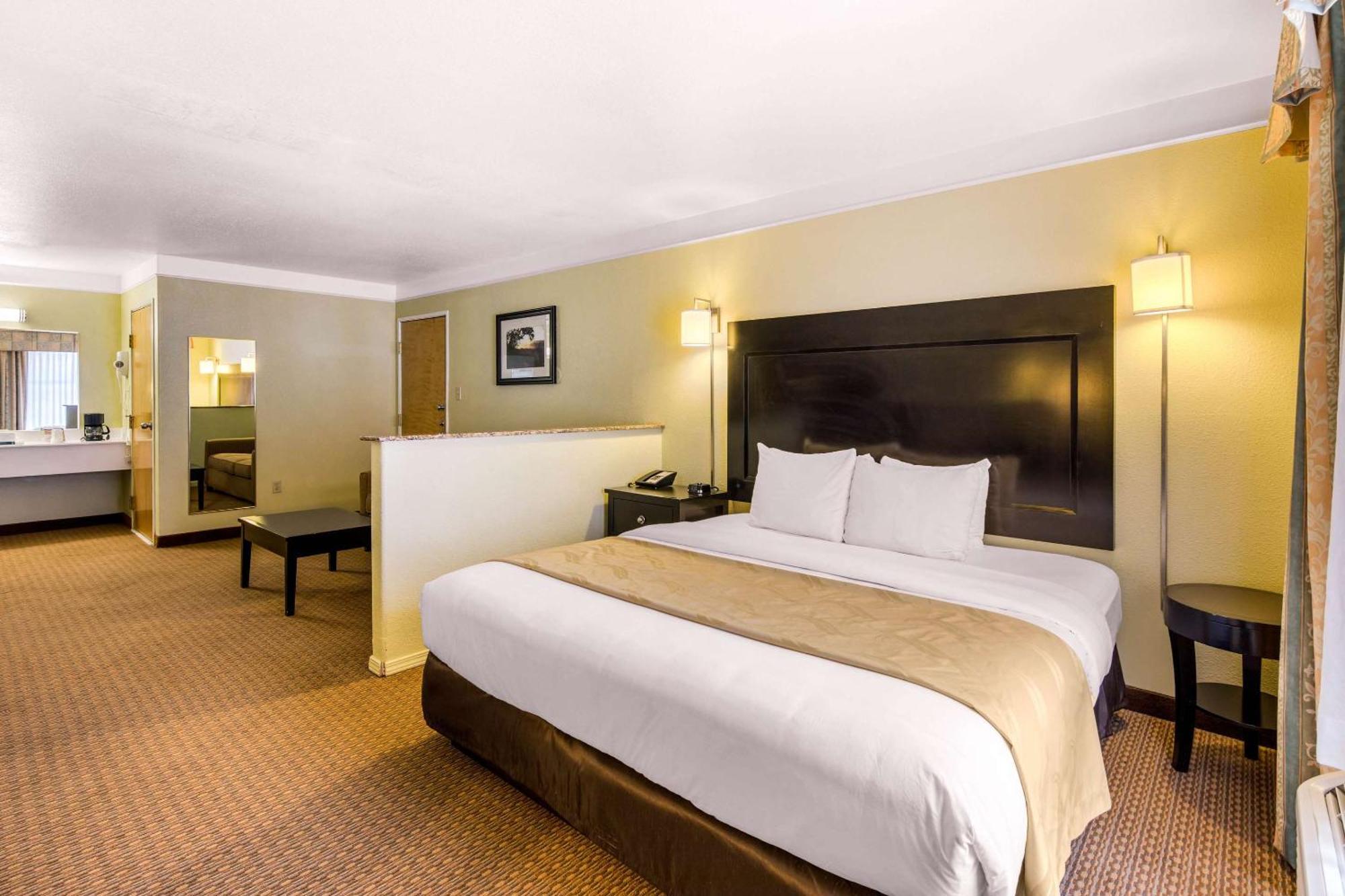 Quality Inn & Suites Gallup I-40 Exit 20 Kültér fotó