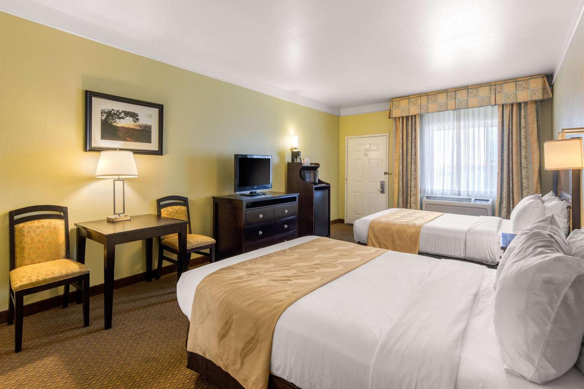 Quality Inn & Suites Gallup I-40 Exit 20 Kültér fotó